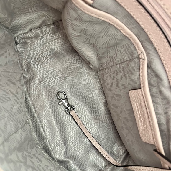 Michael Kors Selby Handbag (Ballet pink) - Picture 7 of 9